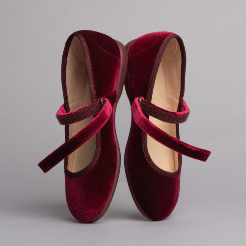 The Difference Between Mary Janes and Ballet Flats for Girls